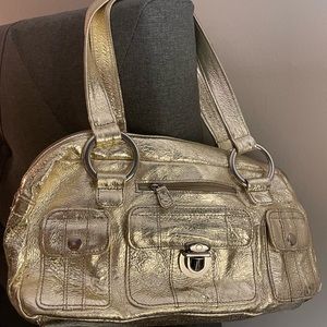 Beautiful statement piece. Pair it up with a casual or formal look.One of a kind